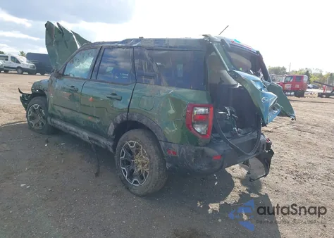 2025 Ford Bronco Sport Outer Banks z USA, uszkodzony, nr VIN 3FMCR9CN8SRF07290